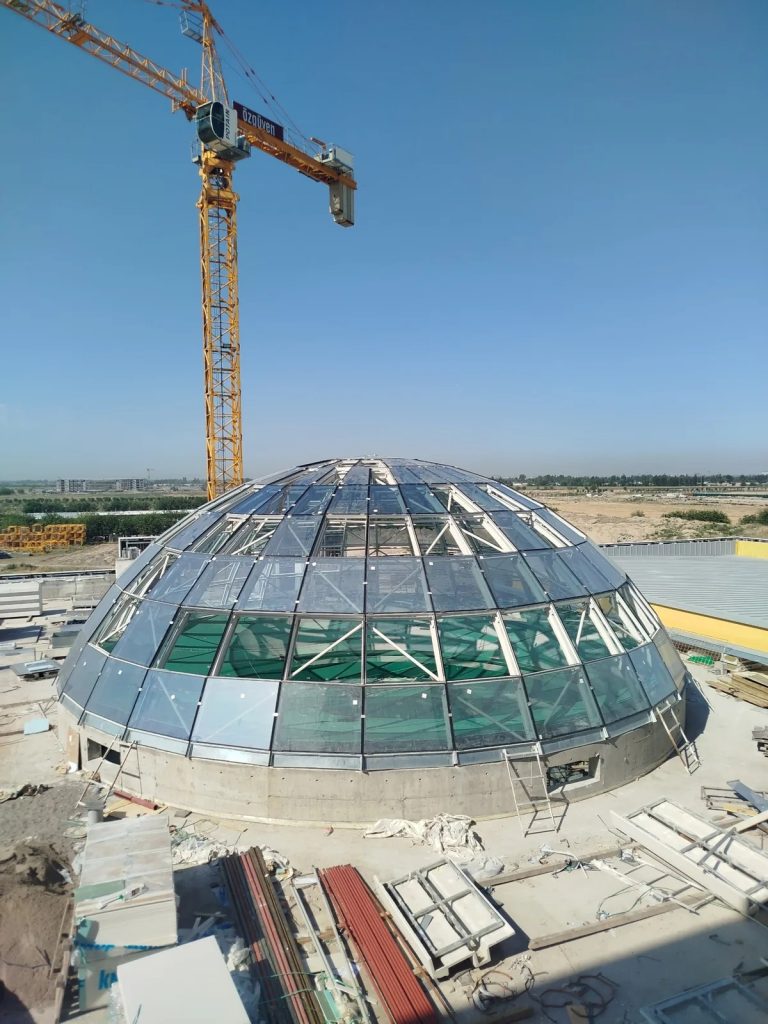 Остеклённый купол на стальном каркасе, Университет Нового Узбекистана